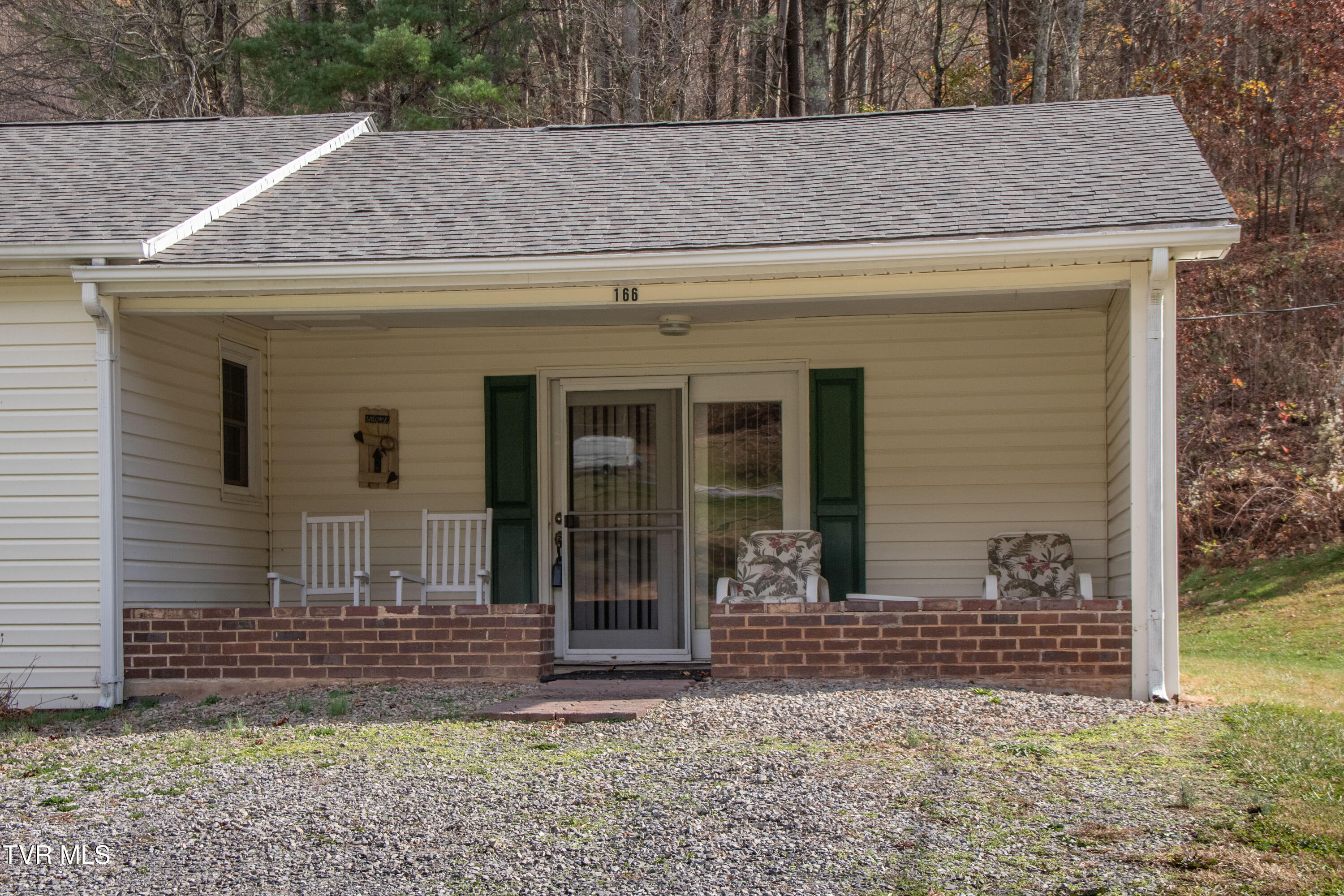 166 Ramblewood Road Chilhowie, VA 24319 - Photo 3 of 25 166 Ramblewood