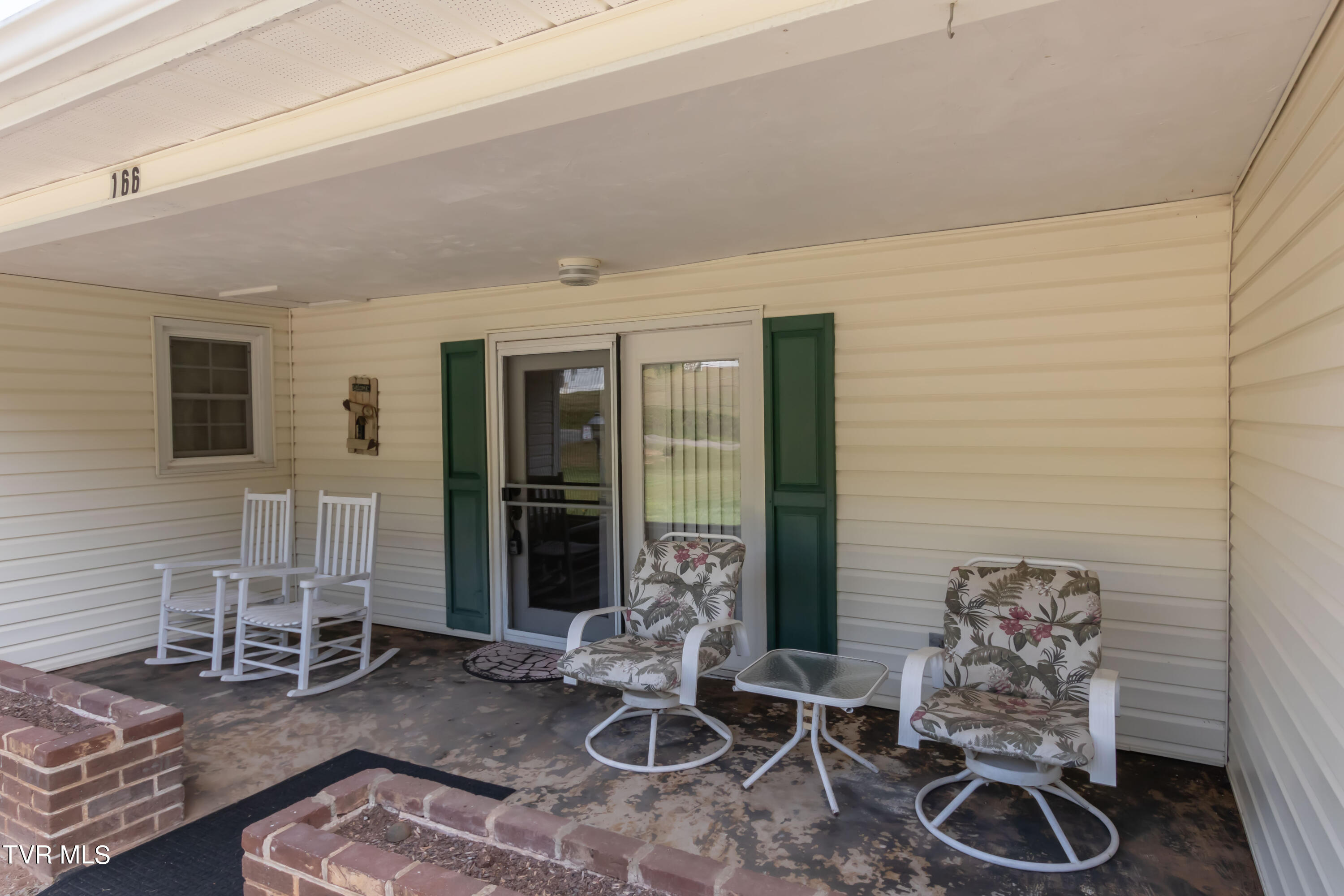 166 Ramblewood Road Chilhowie, VA 24319 - Photo 4 of 25 166 Ramblewood Road