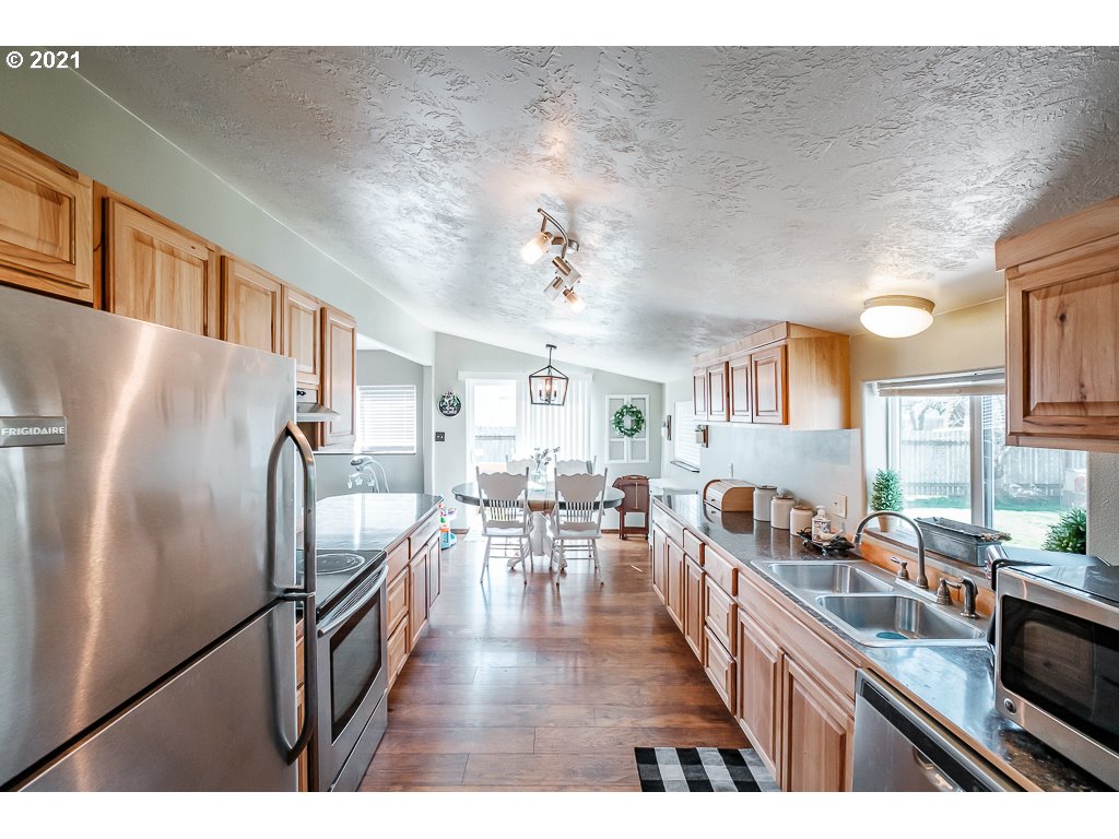 1341 Clark Mill Road Sweet Home, OR 97386 - Photo 11 of 29 Gallery Image 11