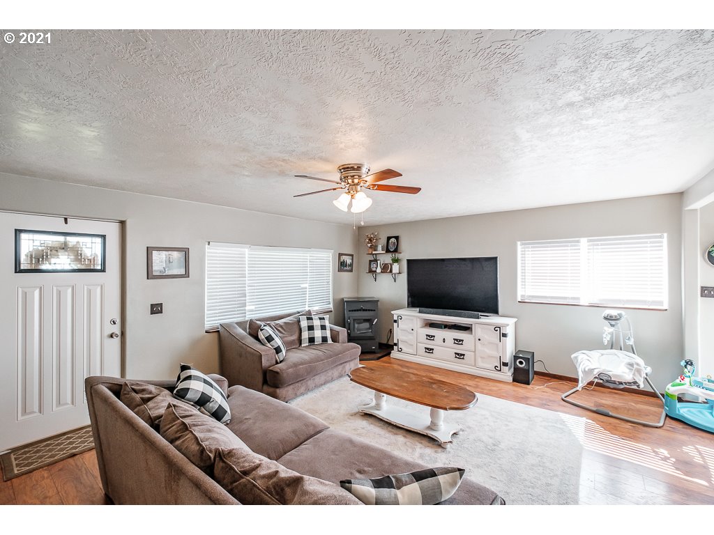 1341 Clark Mill Road Sweet Home, OR 97386 - Photo 5 of 29 Gallery Image 5