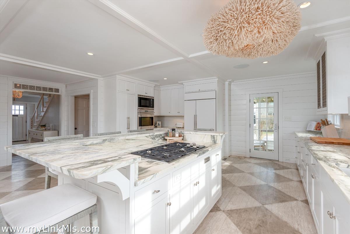 104 Baxter Road Nantucket, MA 02554 - Photo 17 of 61