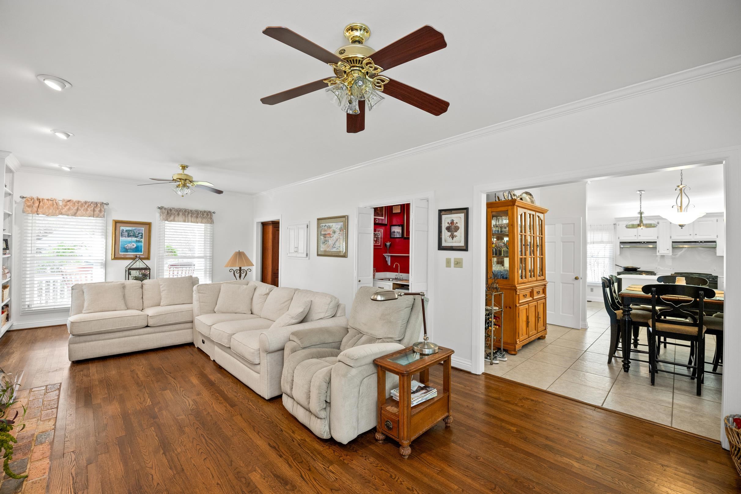 510 Oak Ridge Court West Daphne, AL 36526 - Photo 8 of 50 Living Room