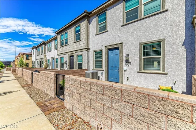 $1,899 | 667 Sleeping City Avenue, Henderson, NV 89015