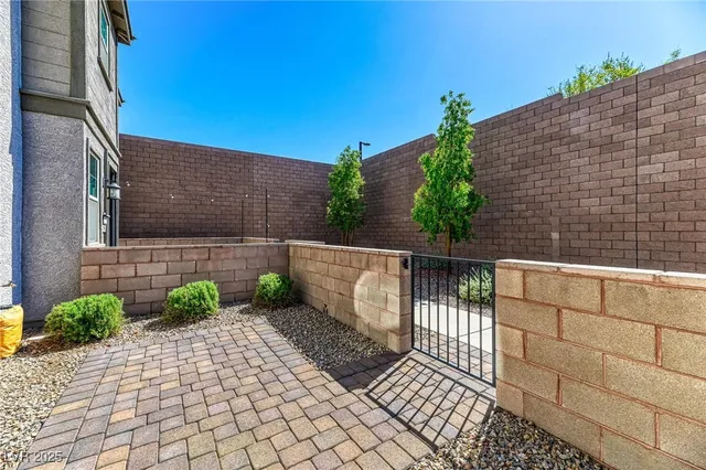 $1,899 | 667 Sleeping City Avenue, Henderson, NV 89015