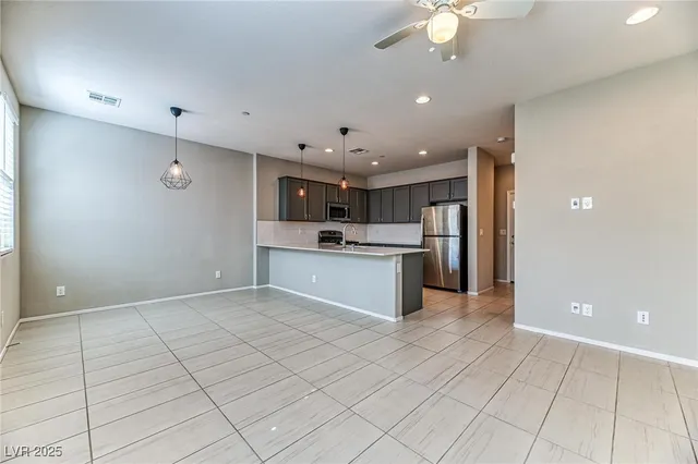 $1,899 | 667 Sleeping City Avenue, Henderson, NV 89015