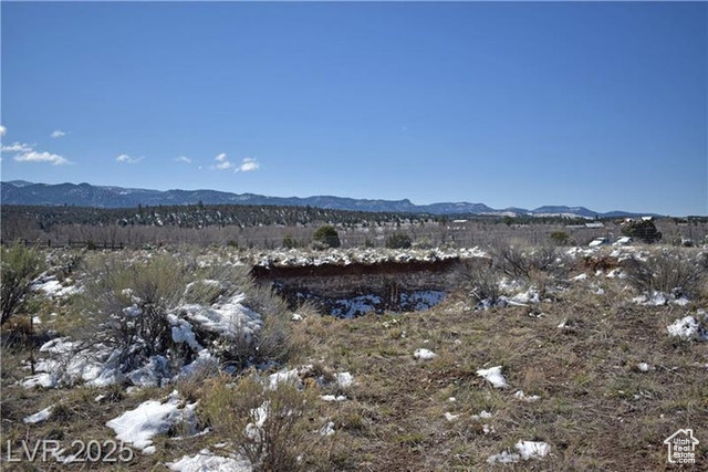 187 West Bryce Gate Circle, Unit 5 Hatch, UT 84735 - Photo 16 of 25 View of mountain backdrop