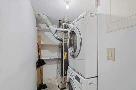 $140,000 | 12606 West 110th Terrace, Overland Park, KS 66210