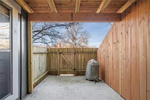 $140,000 | 12606 West 110th Terrace, Overland Park, KS 66210