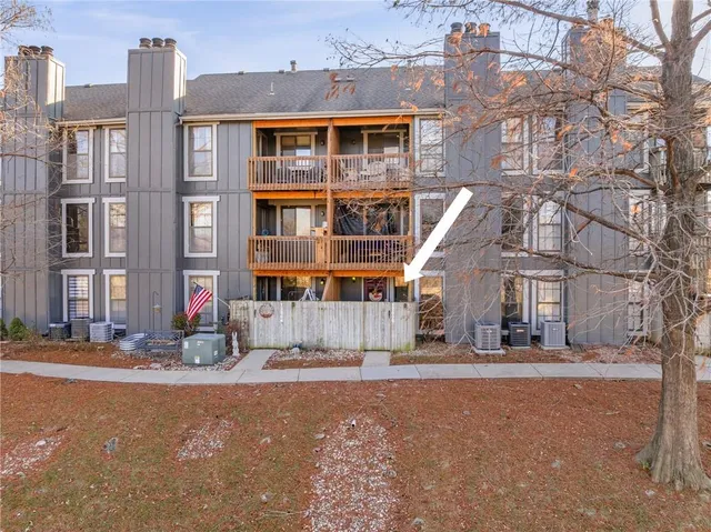 $140,000 | 12606 West 110th Terrace, Overland Park, KS 66210