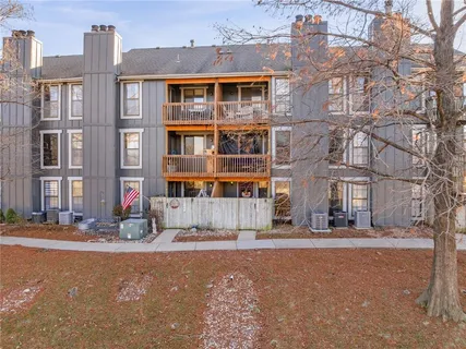 $140,000 | 12606 West 110th Terrace, Overland Park, KS 66210