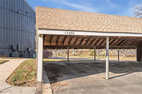 $140,000 | 12606 West 110th Terrace, Overland Park, KS 66210