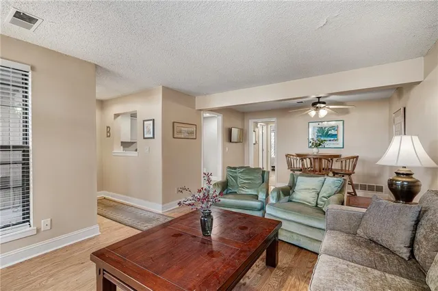 $140,000 | 12606 West 110th Terrace, Overland Park, KS 66210