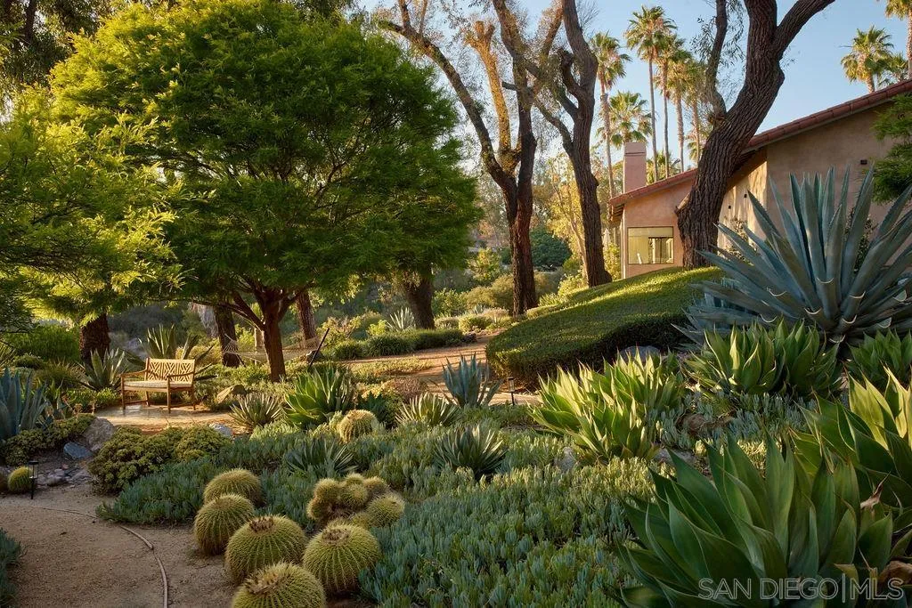 17335 Via Del Bravo Rancho Santa Fe, CA 92067 - Photo 3 of 40