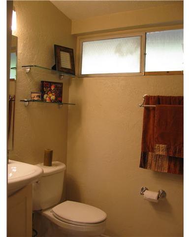 14125 Frame Road Poway, CA 92064 - Photo 12 of 25 The full bathroom in the house was upgraded two owners ago~