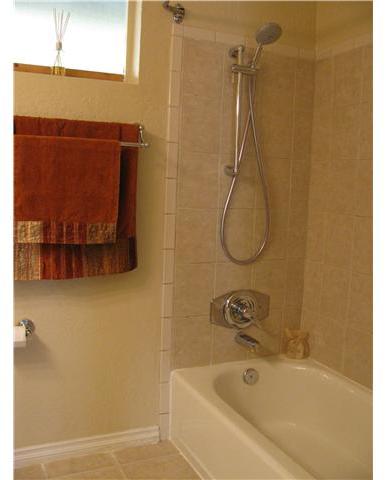14125 Frame Road Poway, CA 92064 - Photo 13 of 25 Whether you prefer a hot steamy bath or a shower ~ both options exist...