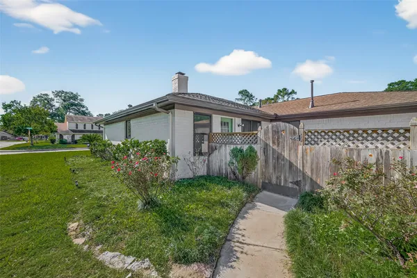 $2,100 | 17418 Largs Circle, Spring, TX 77379