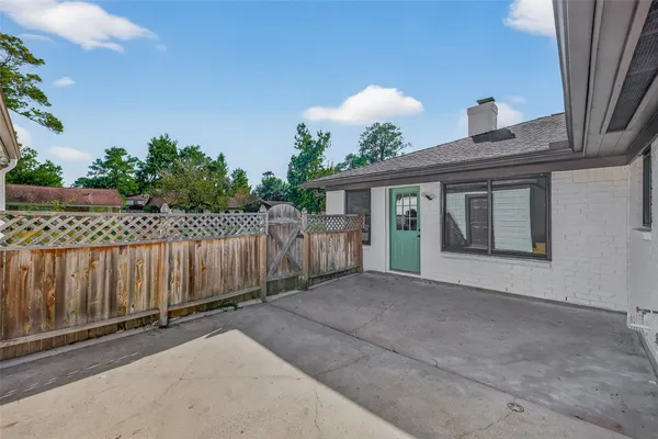 $2,100 | 17418 Largs Circle, Spring, TX 77379