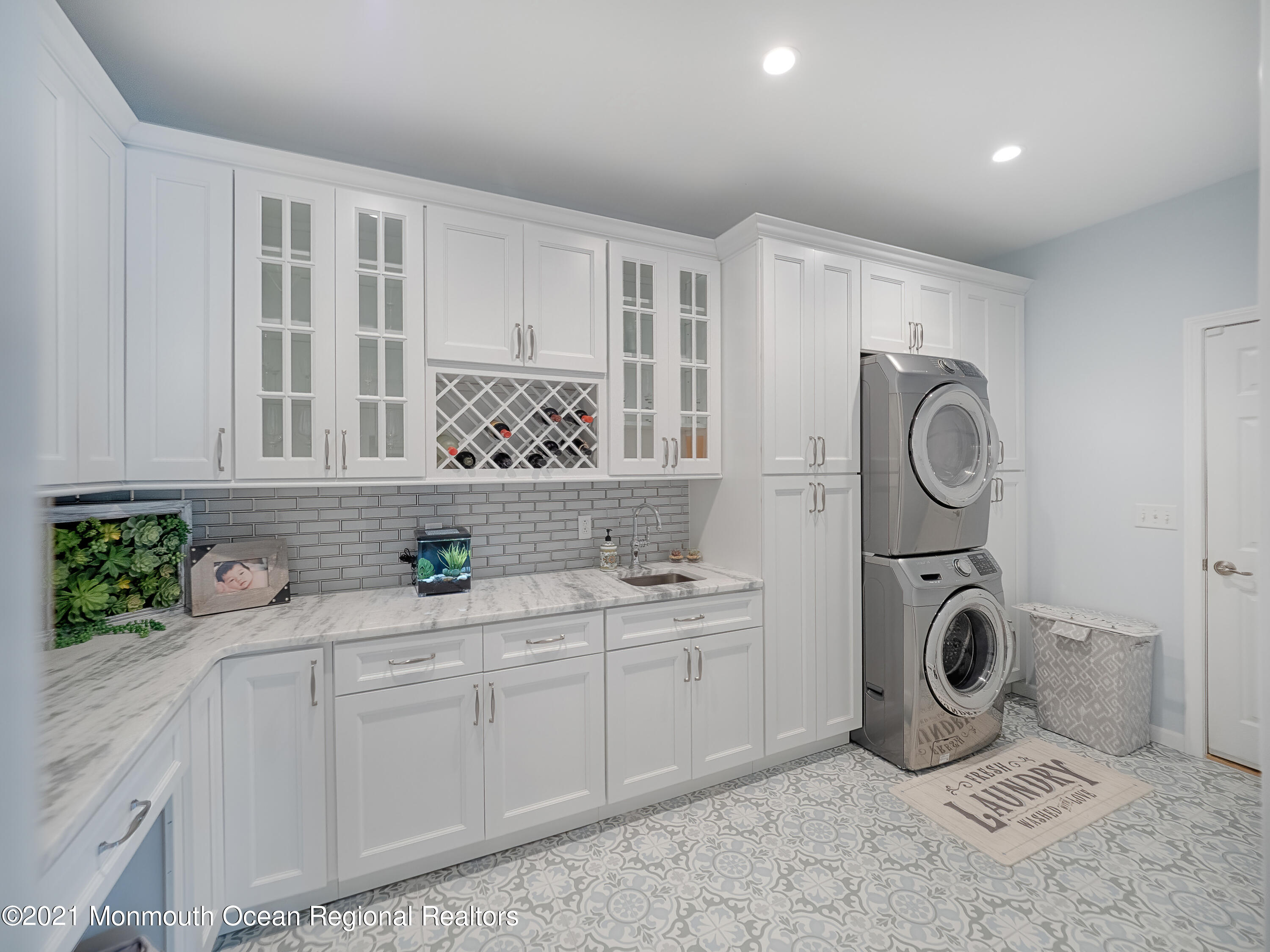 241 Privateer Road Manahawkin, NJ 08050 - Photo 37 of 44 a utility room with sink dryer and washer