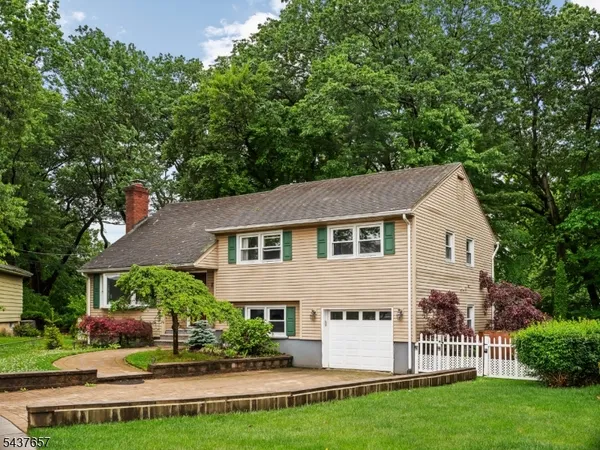 $799,000 | 17 Ravine Court, Clifton, NJ 07013