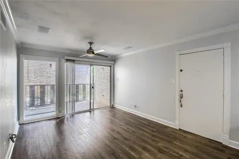 $1,350 | 1304 Summit Street, Unit 107, Austin, TX 78741