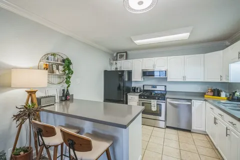 $1,350 | 1304 Summit Street, Unit 107, Austin, TX 78741