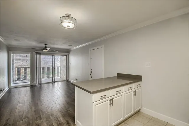 $1,350 | 1304 Summit Street, Unit 107, Austin, TX 78741