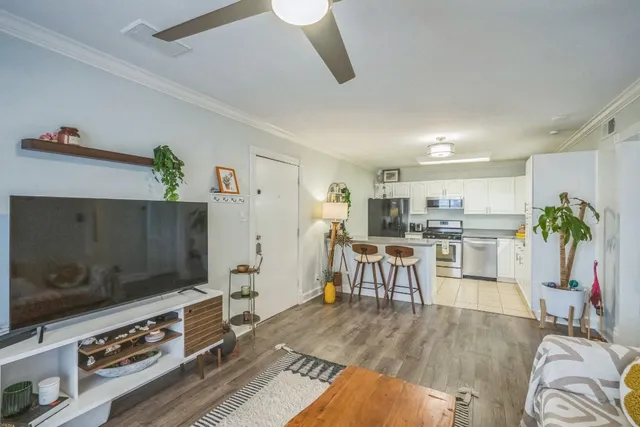 $1,350 | 1304 Summit Street, Unit 107, Austin, TX 78741