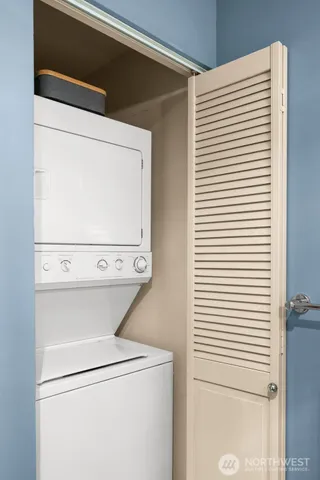 a close up view of washer and dryer