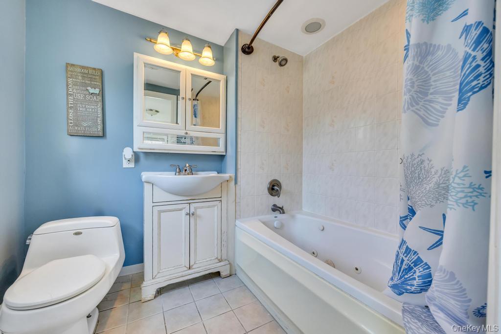 66 Oxhead Road Centereach, NY 11720 - Photo 20 of 29