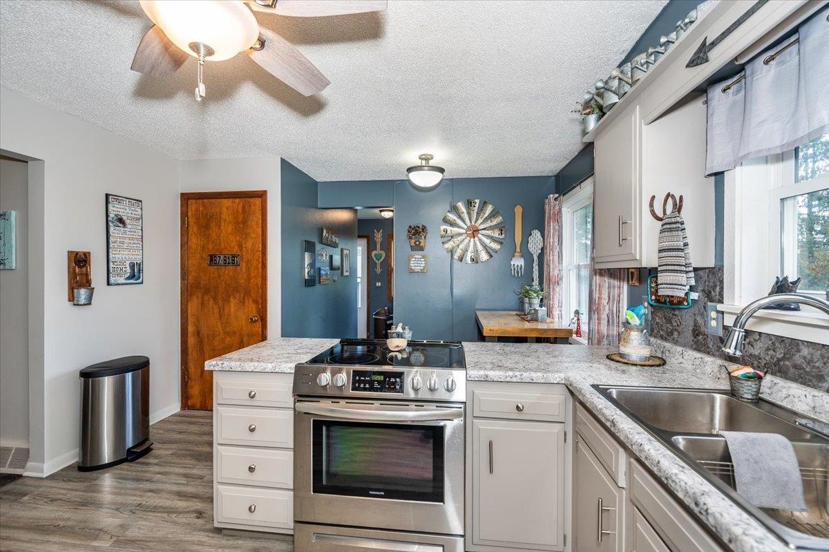 5164 Miller Road Superior, WI 54880 - Photo 11 of 25 New range