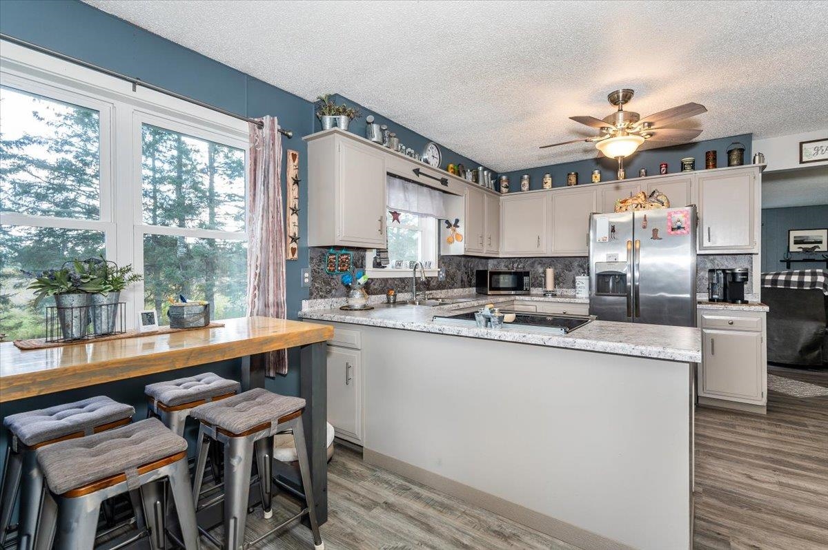 5164 Miller Road Superior, WI 54880 - Photo 9 of 25 Eat-in kitchen