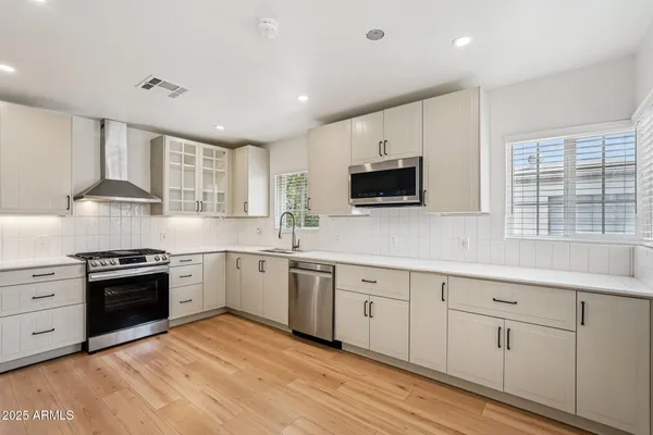 $619,999 | 511 East Cheery Lynn Road, Phoenix, AZ 85012