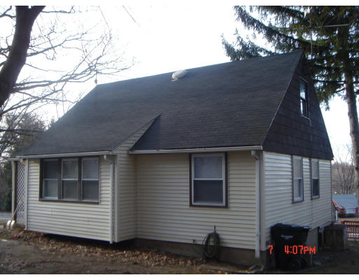 137 Canterbury Road Springfield, MA 01118 - Photo 2 of 24