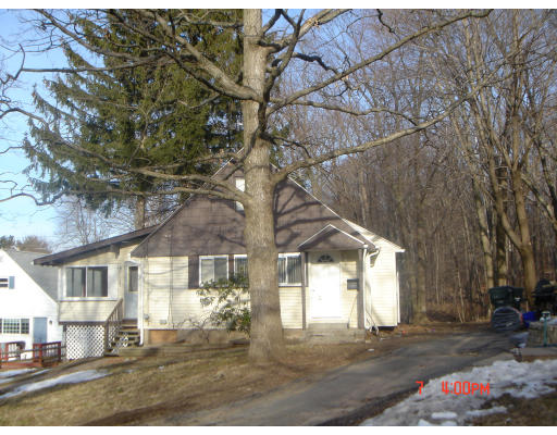 137 Canterbury Road Springfield, MA 01118 - Photo 4 of 24