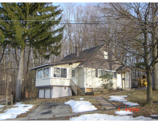 137 Canterbury Road Springfield, MA 01118 - Photo 5 of 24