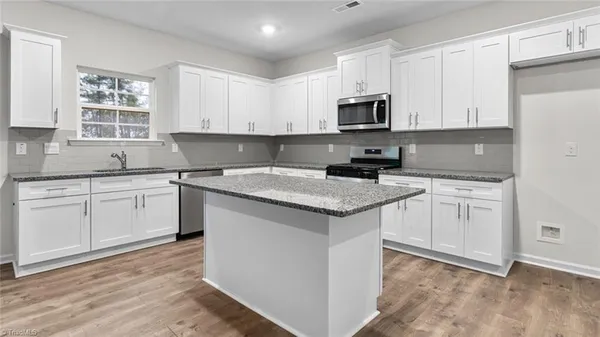 $482,205 | 103 Lauder Trace, Jamestown, NC 27282