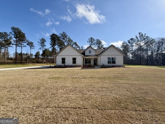 133 Kimbell Road Pine Mountain, GA 31822 - Photo 1 of 17 a front view of a house with a yard