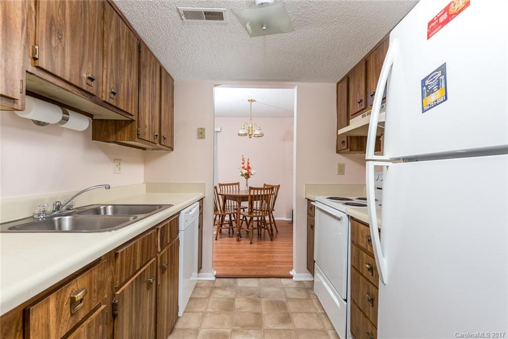 8248 Knights Bridge Road, Unit 8248 Charlotte, NC 28210 - Photo 7 of 16 Gallery Image 7