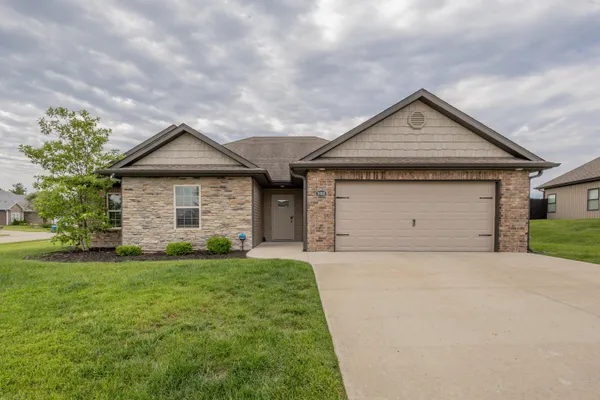 $319,500 | 5910 Eagle Lake Drive, Ashland, MO 65010