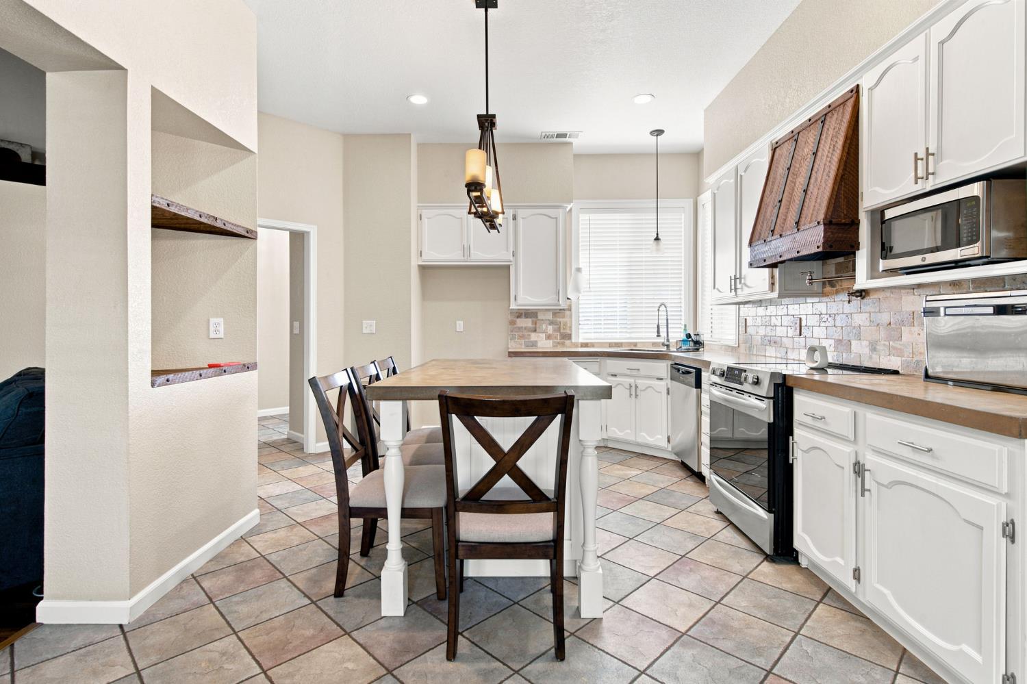 245 Douma Way Ripon, CA 95366 - Photo 15 of 56