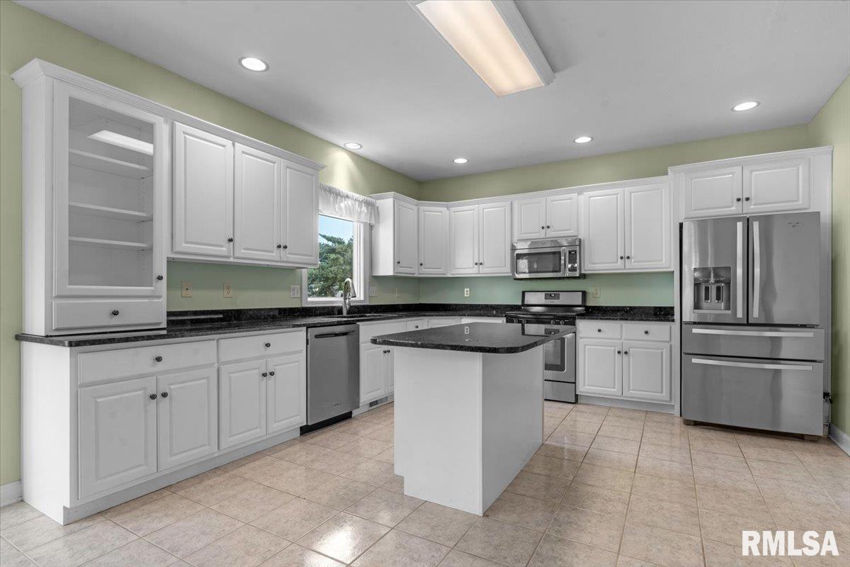 3617 Sundance Drive Springfield, IL 62711 - Photo 11 of 39