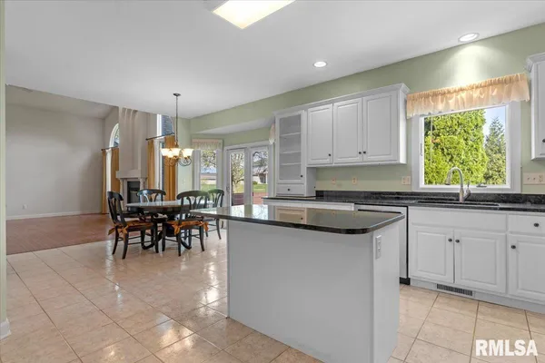 $420,000 | 3617 Sundance Drive, Springfield, IL 62711