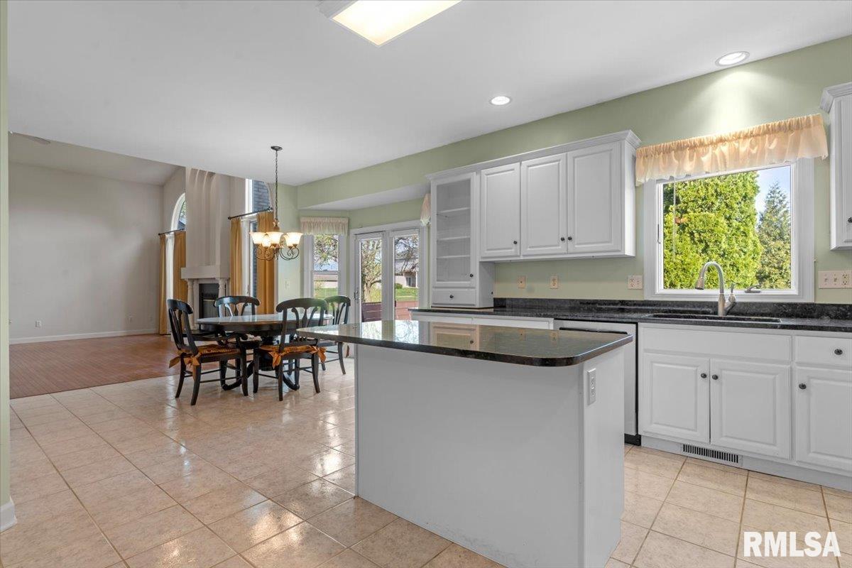 3617 Sundance Drive Springfield, IL 62711 - Photo 13 of 39