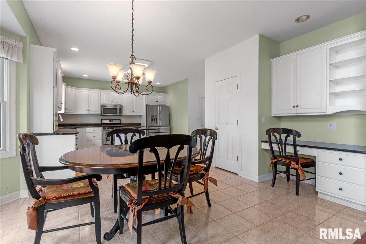 3617 Sundance Drive Springfield, IL 62711 - Photo 17 of 39