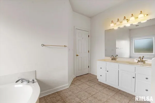 $420,000 | 3617 Sundance Drive, Springfield, IL 62711