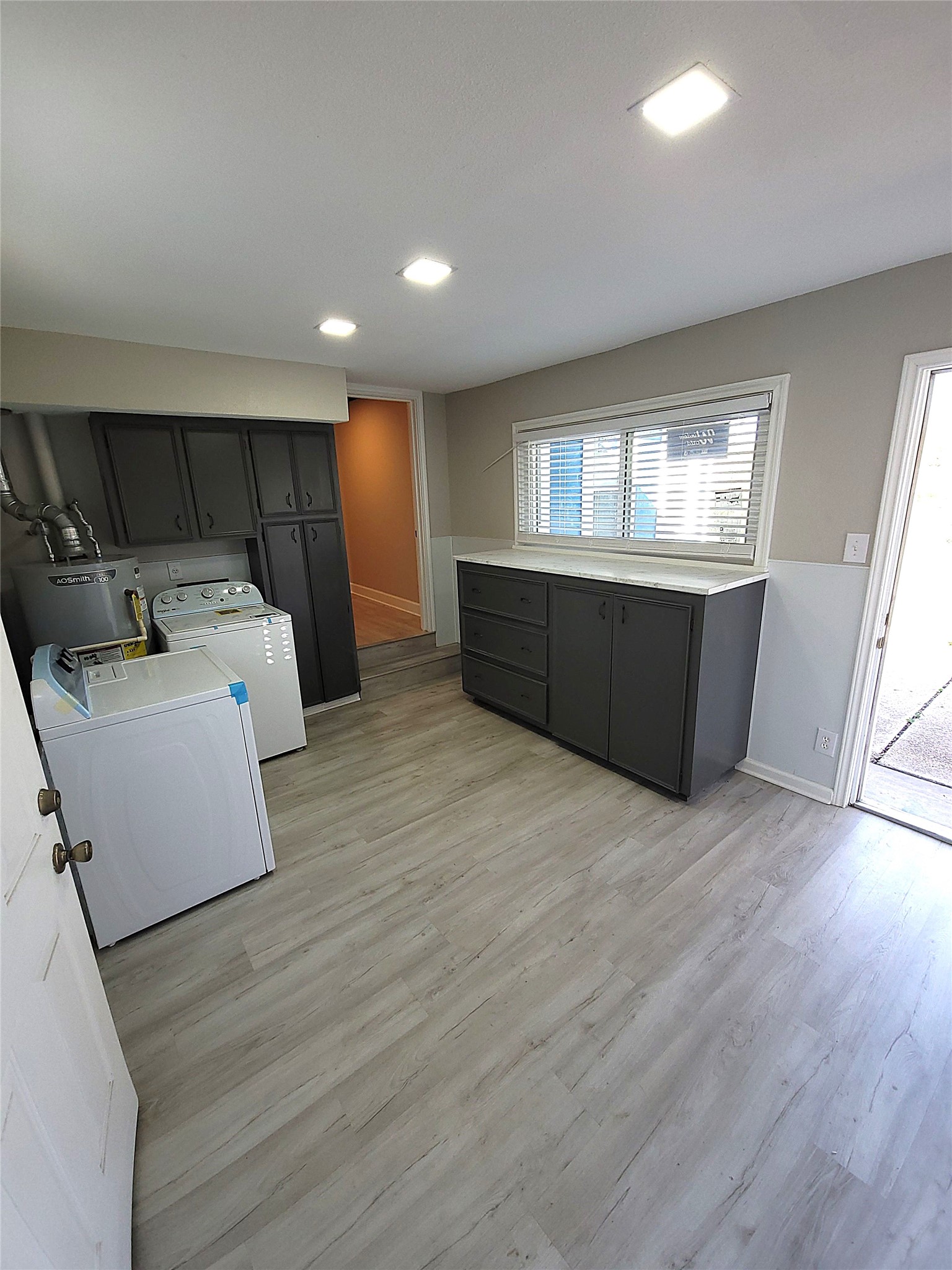 628 King Street Houston, TX 77022 - Photo 14 of 24 Utility room also give access to large backyard.