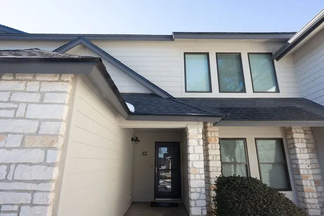 $1,900 | 12212 Brigadoon Lane, Unit 161, Austin, TX 78727