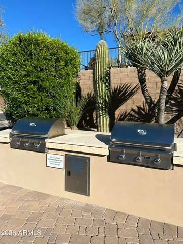 a view of entryway and outdoor space
