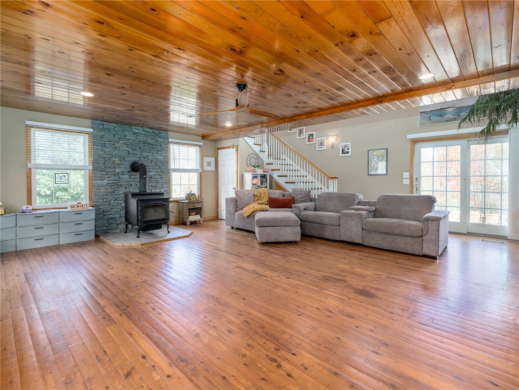 262 Old Rockville Road Hopkinton, RI 02833 - Photo 5 of 40