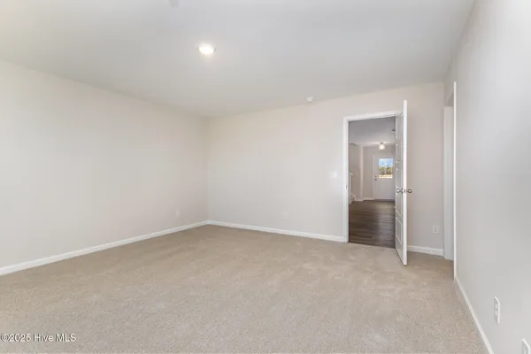 $299,706 | 37 Tuscarora Drive, La Grange, NC 28551